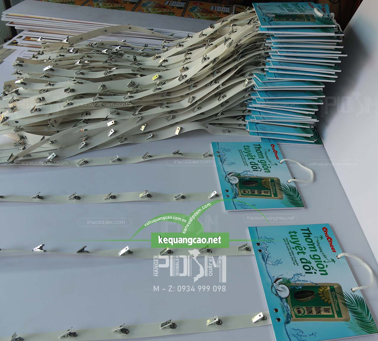 Bảng treo dây nhựa kẹp sắt treo sản phẩm VeDan - Ảnh 3